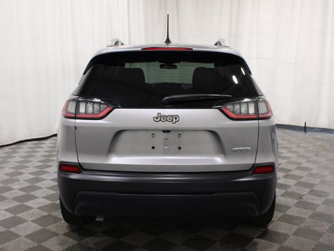 Used 2019 Jeep Cherokee Latitude w/ Popular Appearance Group FWD image 29