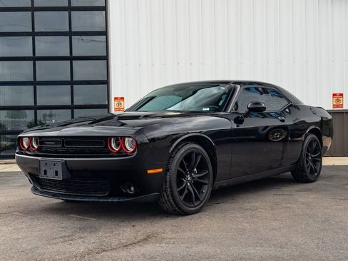 Used 2017 Dodge Challenger SXT w/ Blacktop Package RWD image 1