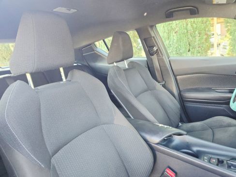 Used 2019 Toyota C-HR LE image 22