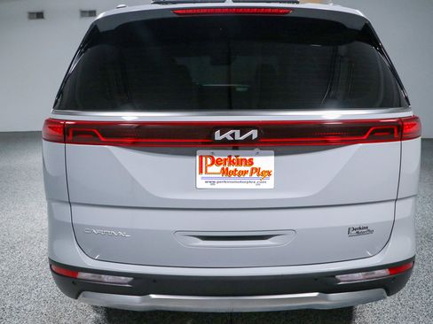 Used 2024 Kia Carnival SX Prestige FWD image 8