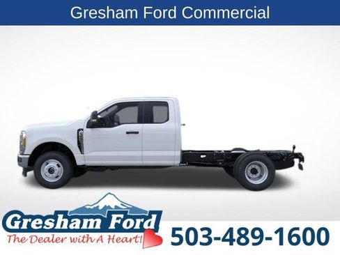 New 2026 Ford F350 XL w/ XL Chrome Package image 4