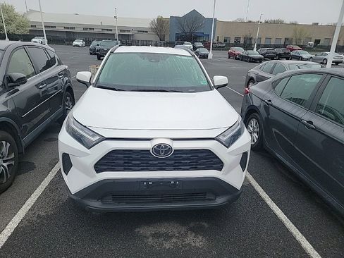Used 2025 Toyota RAV4 XLE image 13