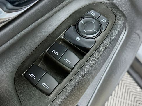 Used 2024 Chevrolet Equinox LT image 17