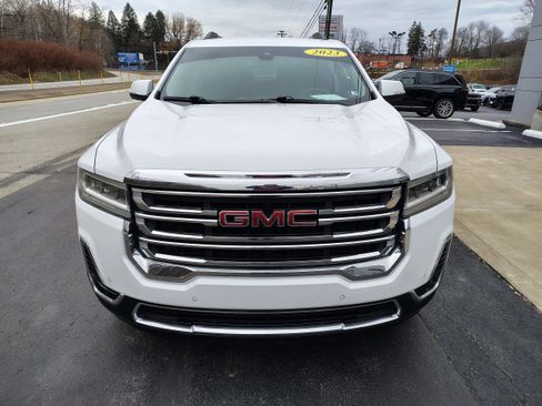 Used 2023 GMC Acadia SLE w/ Driver Convenience Package image 3