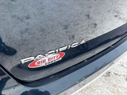 Used 2024 Chrysler Pacifica Touring image 46