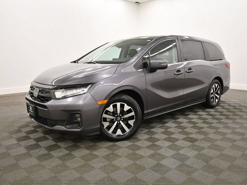 Certified 2025 Honda Odyssey EX-L image 2