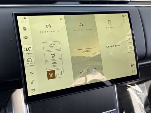 New 2026 Land Rover Range Rover Long Wheelbase SE AWD/4WD image 9