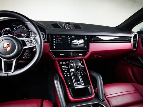 Certified 2023 Porsche Cayenne Coupe AWD/4WD image 19
