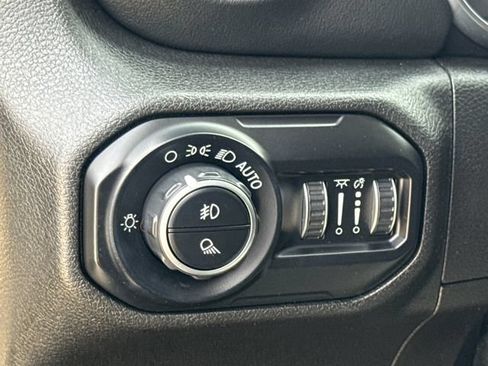 Used 2020 Jeep Gladiator Overland AWD/4WD image 25