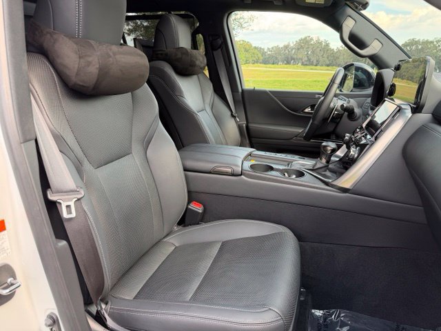 Used 2025 Lexus LX 600 4WD w/ Appearance Package image 28