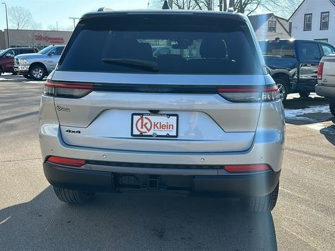 New 2026 Jeep Grand Cherokee Laredo image 7