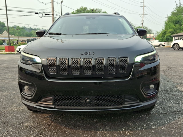 Used 2021 Jeep Cherokee Latitude Plus AWD/4WD image 2