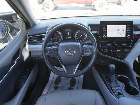 Used 2022 Toyota Camry SE image 21