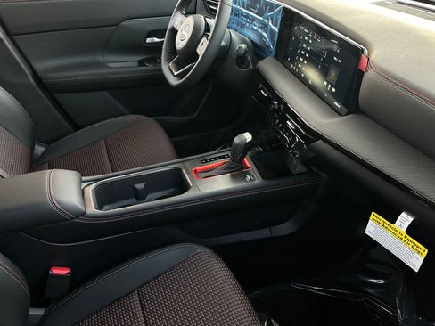 New 2026 Nissan Kicks SR w/ Illumination Package image 17