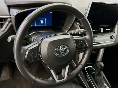 Used 2024 Toyota Corolla Cross XLE image 18