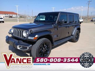 Used 2025 Jeep Wrangler Sahara video 1