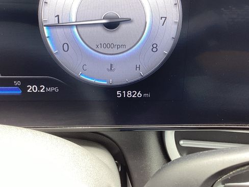 Used 2024 Hyundai Elantra SEL FWD image 3