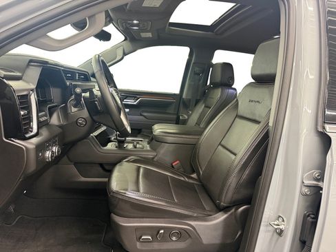 Used 2025 GMC Sierra 1500 Denali w/ Denali Reserve Package AWD/4WD image 9