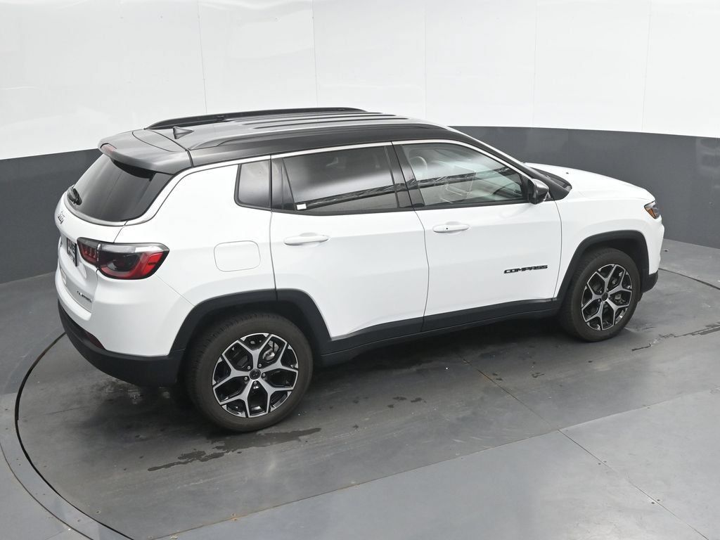Used 2025 Jeep Compass Limited AWD/4WD image 31