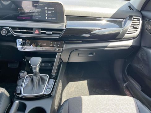 New 2026 Kia Seltos S FWD image 10