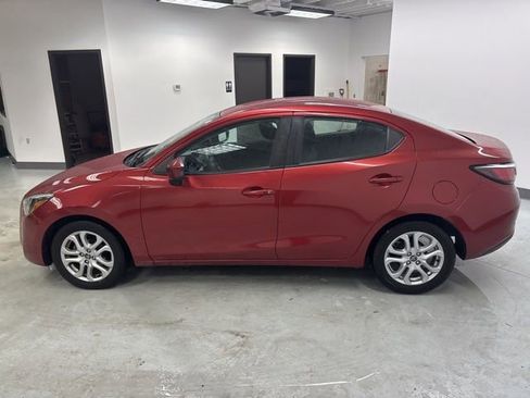 Used 2017 Toyota Yaris iA image 7