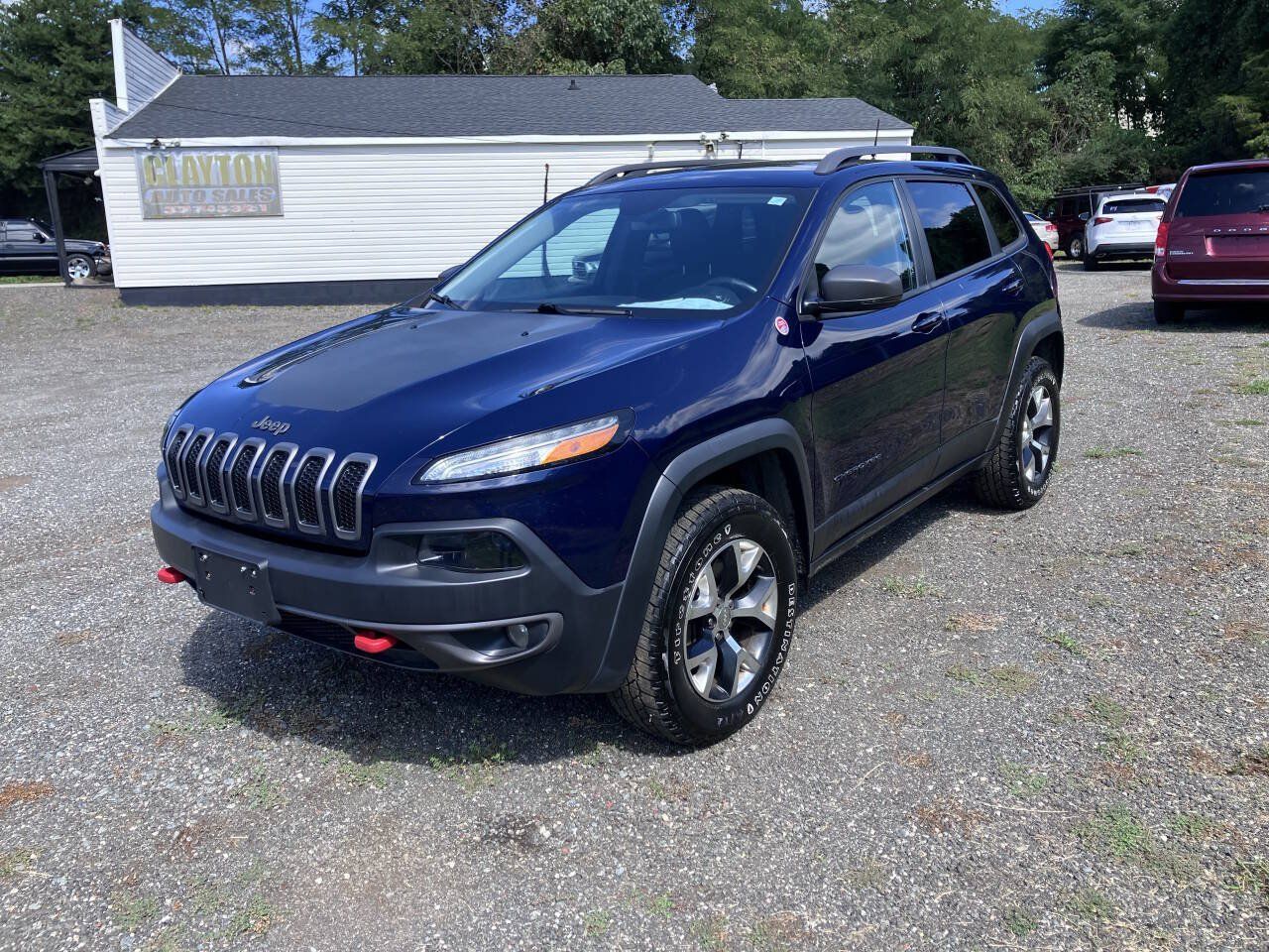 Used 2016 Jeep Cherokee Trailhawk w/ Trailer Tow Group AWD/4WD image 3