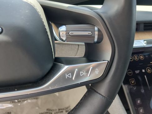 Used 2025 Lucid Air Touring AWD/4WD image 29