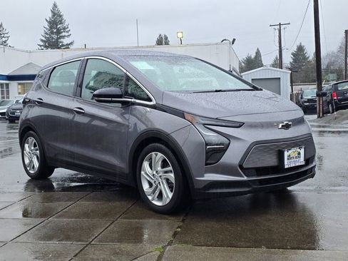 Used 2022 Chevrolet Bolt LT image 3