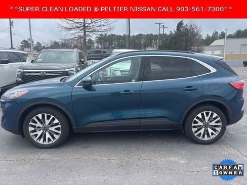 Used 2020 Ford Escape Titanium image 2