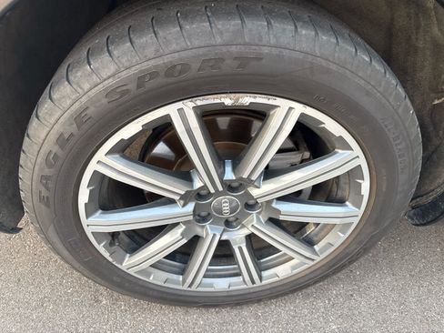 Used 2019 Audi Q7 3.0T Premium Plus AWD/4WD image 9