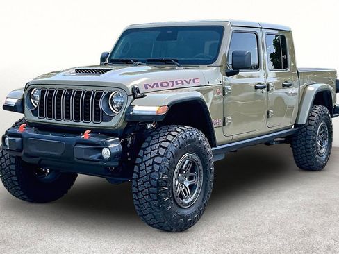 Used 2026 Jeep Gladiator Mojave AWD/4WD image 13