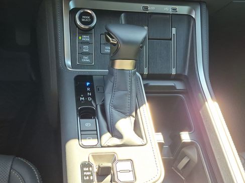 Used 2026 Lexus GX 550 AWD/4WD image 24