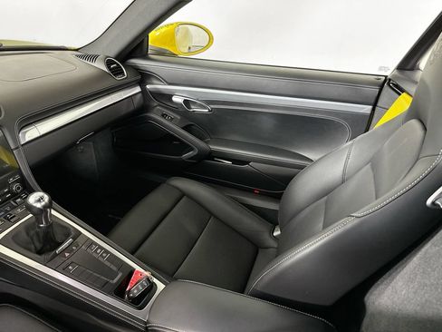 Used 2025 Porsche 718 Cayman RWD image 21