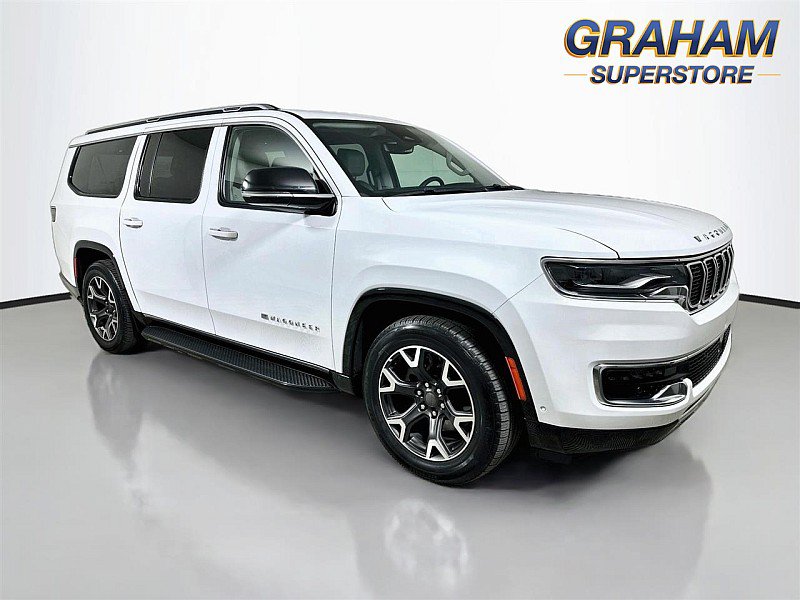 Used 2024 Jeep Wagoneer L Series III w/ Flexible Seating Group AWD/4WD image 1