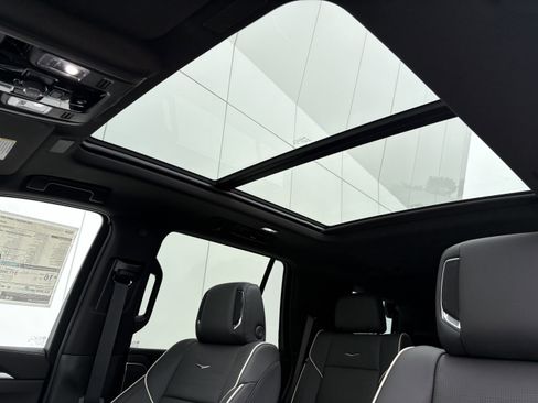 New 2026 Cadillac Escalade Luxury w/ Touring Package AWD/4WD image 17