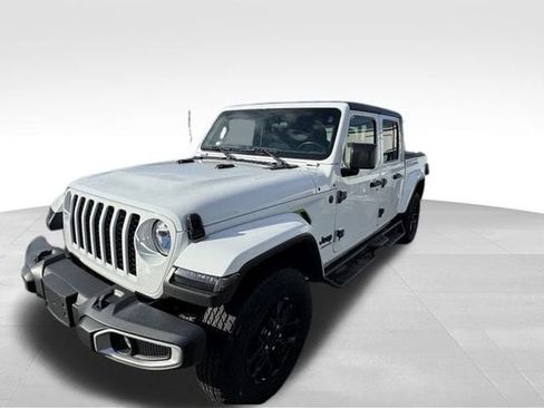 Used 2022 Jeep Gladiator Sport image 3