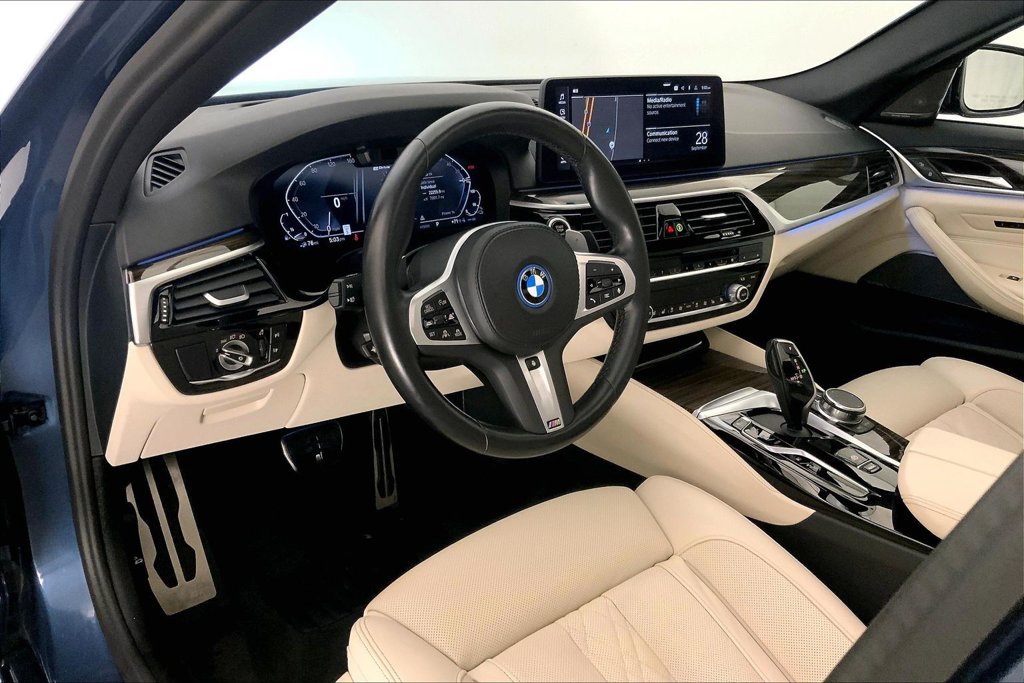 Certified 2023 BMW 530e xDrive w/ Premium Package AWD/4WD image 21