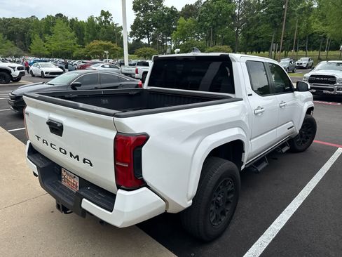 Used 2025 Toyota Tacoma SR5 RWD image 4