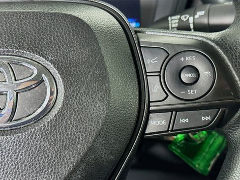 Used 2022 Toyota Corolla LE FWD image 14