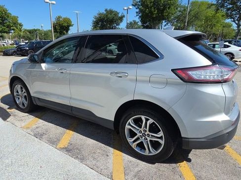 Used 2018 Ford Edge Titanium w/ Equipment Group 301A FWD image 5