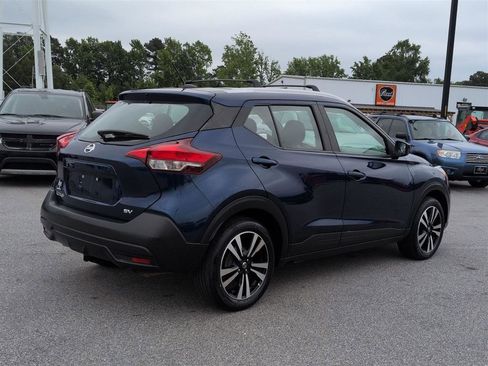 Used 2019 Nissan Kicks SV FWD image 3