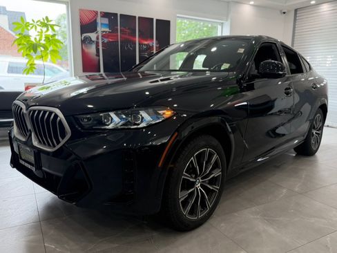 Used 2025 BMW X6 xDrive40i AWD/4WD image 3
