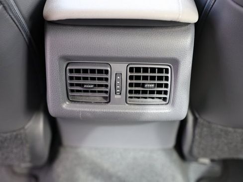 Used 2018 Toyota Camry XLE image 39