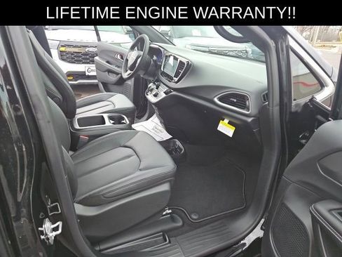 New 2026 Chrysler Voyager LX FWD image 35