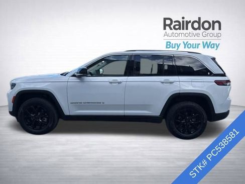 Used 2023 Jeep Grand Cherokee Limited image 4
