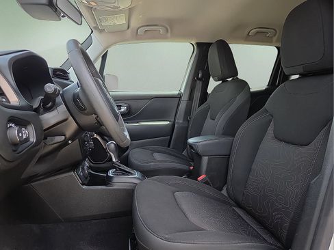 Used 2023 Jeep Renegade Latitude AWD/4WD image 14