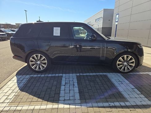 Certified 2023 Land Rover Range Rover SE image 4