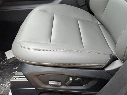 New 2025 Ford Explorer Active w/ Active Comfort Package image 4