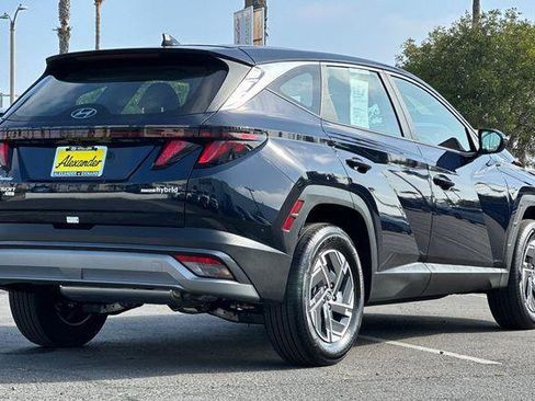 Certified 2026 Hyundai Tucson Blue SE AWD/4WD image 4