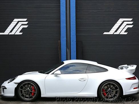Used 2015 Porsche 911 GT3 RWD image 2